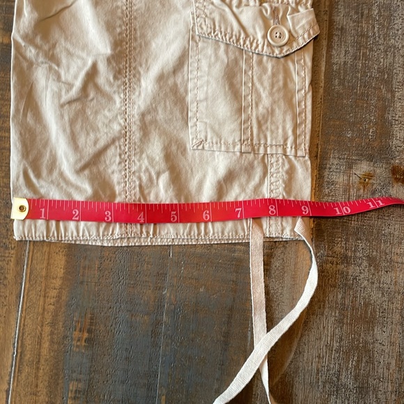 Juniors Unionbay Khaki Cargo Capris - Picture 5 of 12